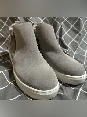 Steve Madden Light Gray Slip-On Sneaker Boots